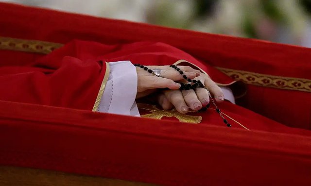 Foto-Vaticano-Divulgacao_Easy-Resize.com-1